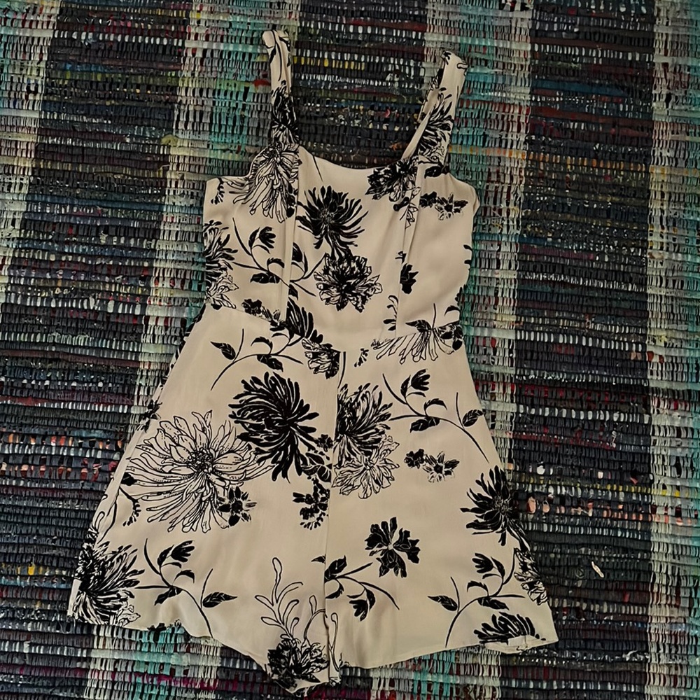 URBAN OUTFITTERS ROMPER